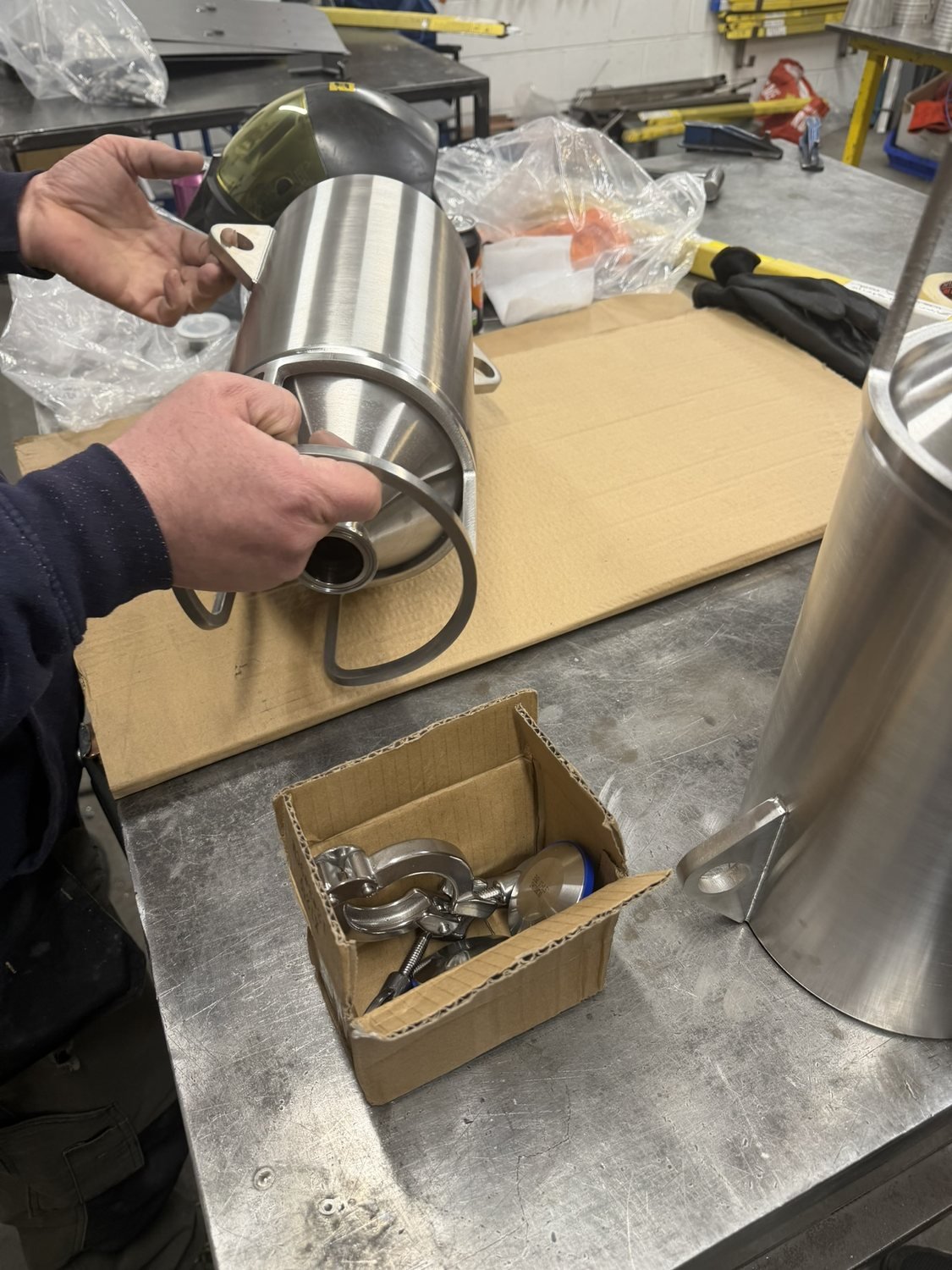 Stainless steel powder containers, 3D metal printed (photo 12 of 16)